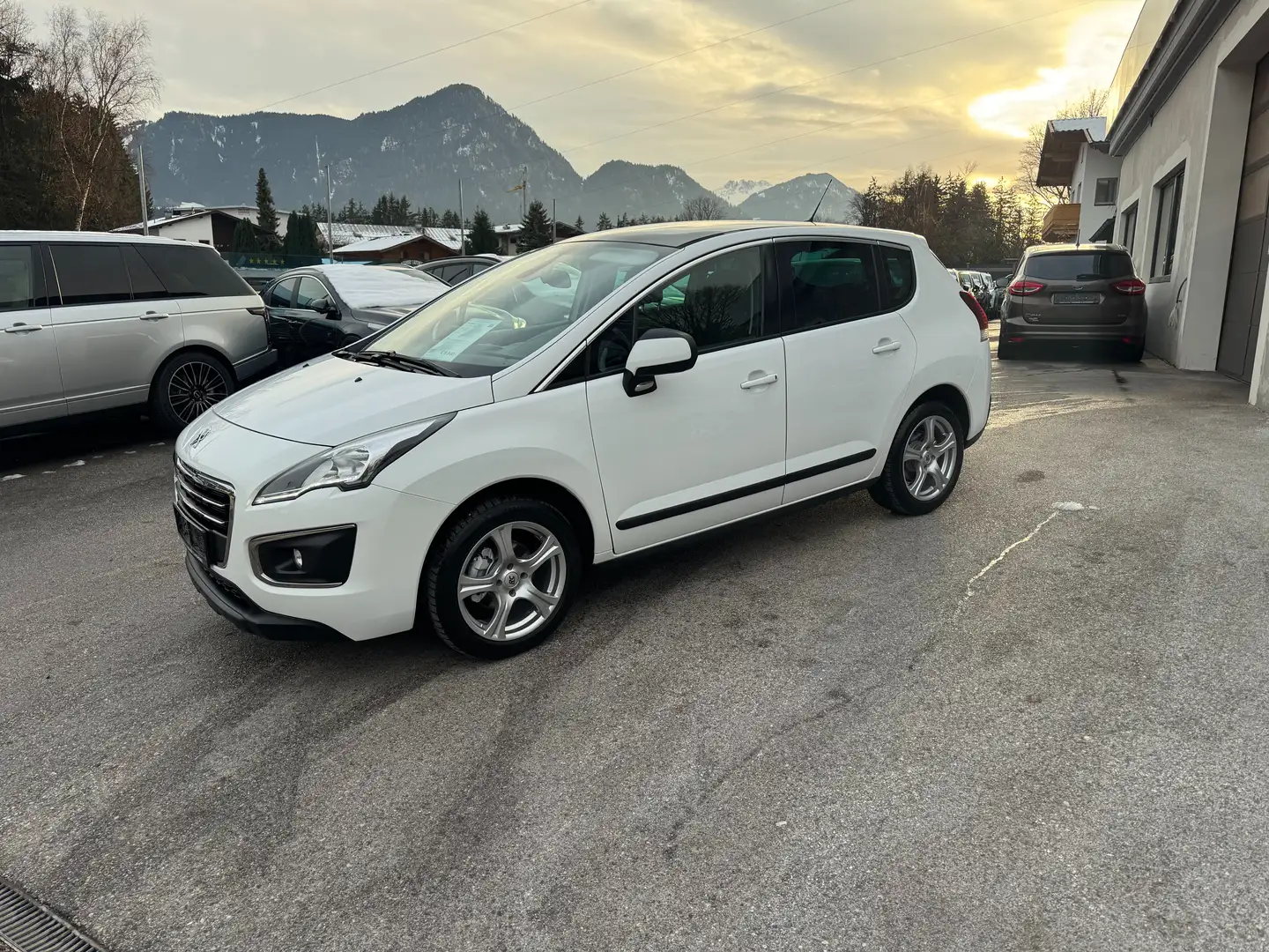 Peugeot 3008 3008 1,2 PureTech 130 S Weiß - 1
