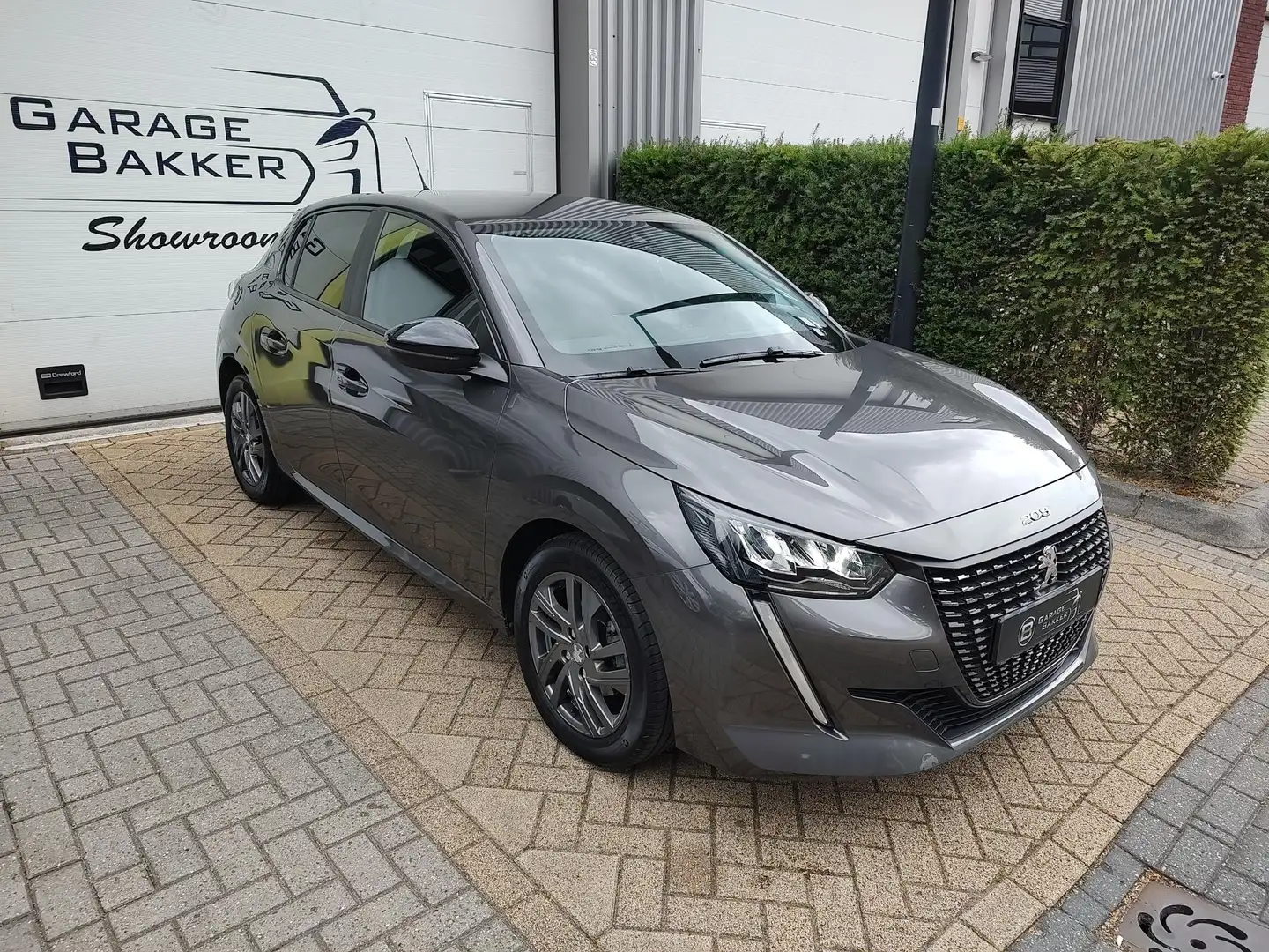 Peugeot 208 1.2 PureTech Allure Pack 360-Camera Led Stoelverwa Grau - 2