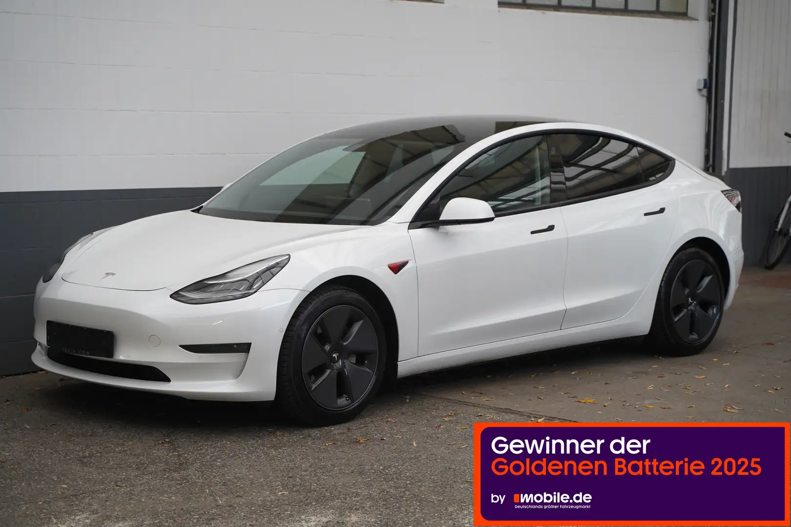 Tesla Model 3 Long Range AWD *AHK*Mwst. ausweisbar* Weiß - 1