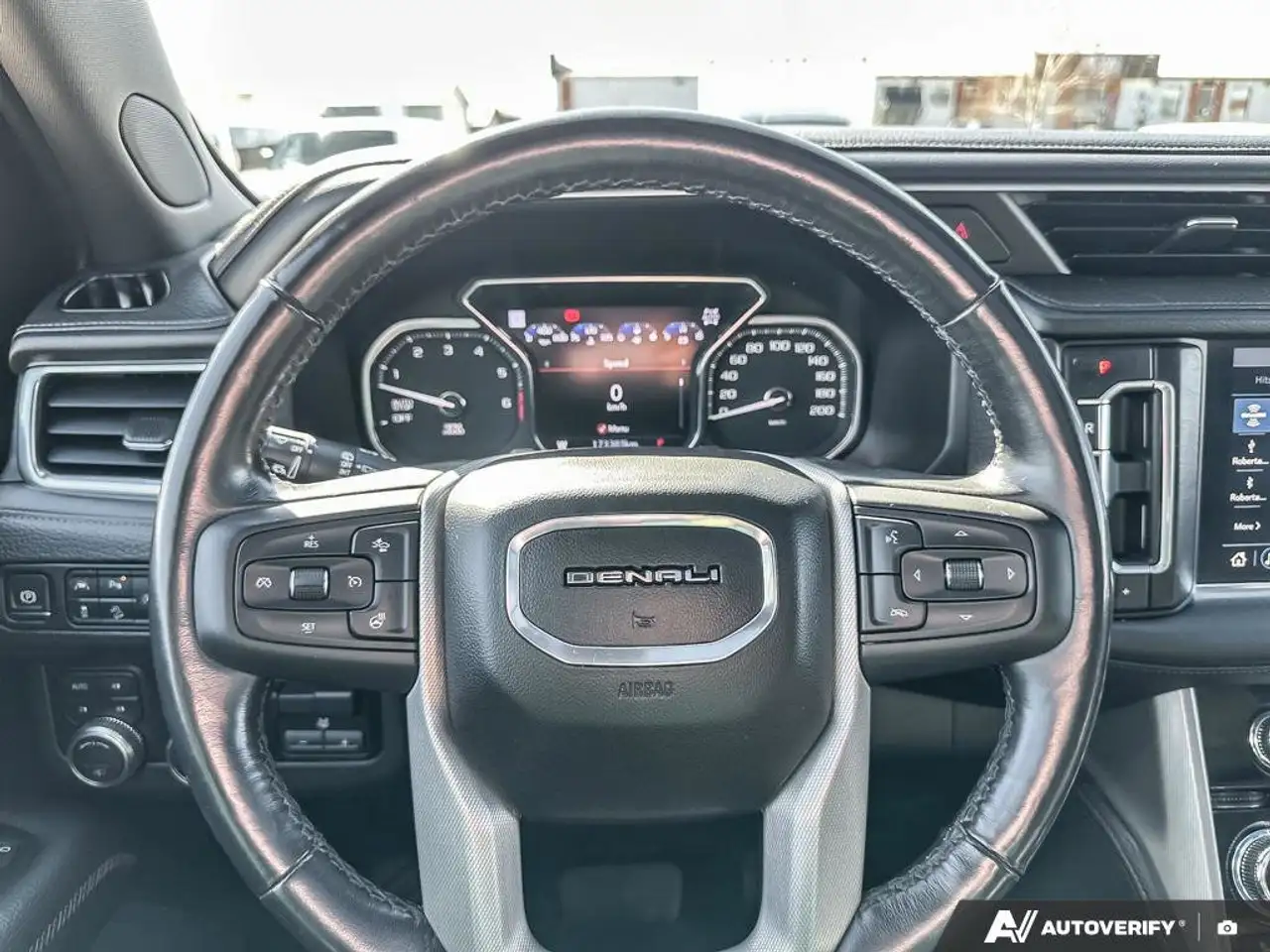 GMC Yukon снимка GMC Yukon