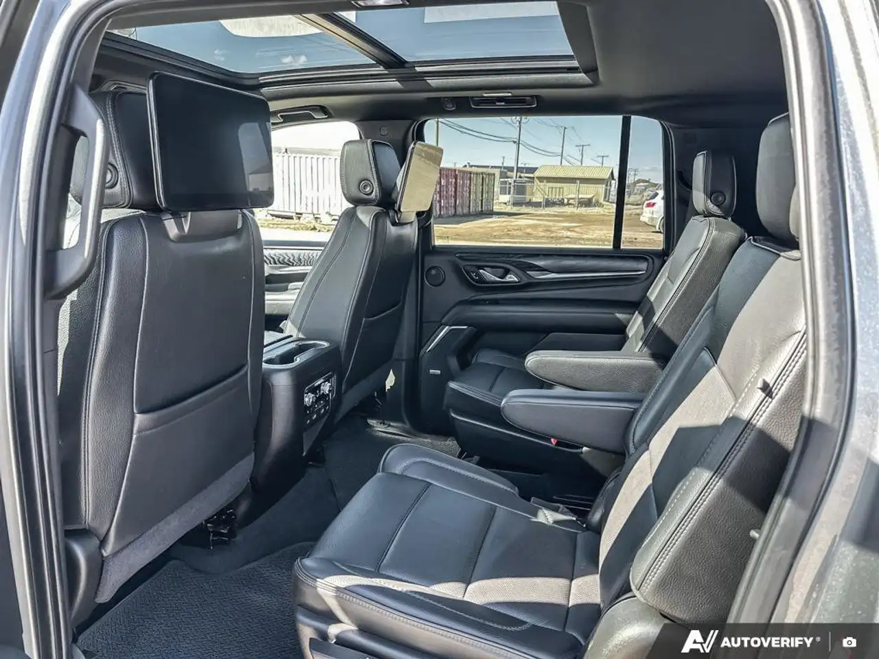 GMC Yukon снимка GMC Yukon