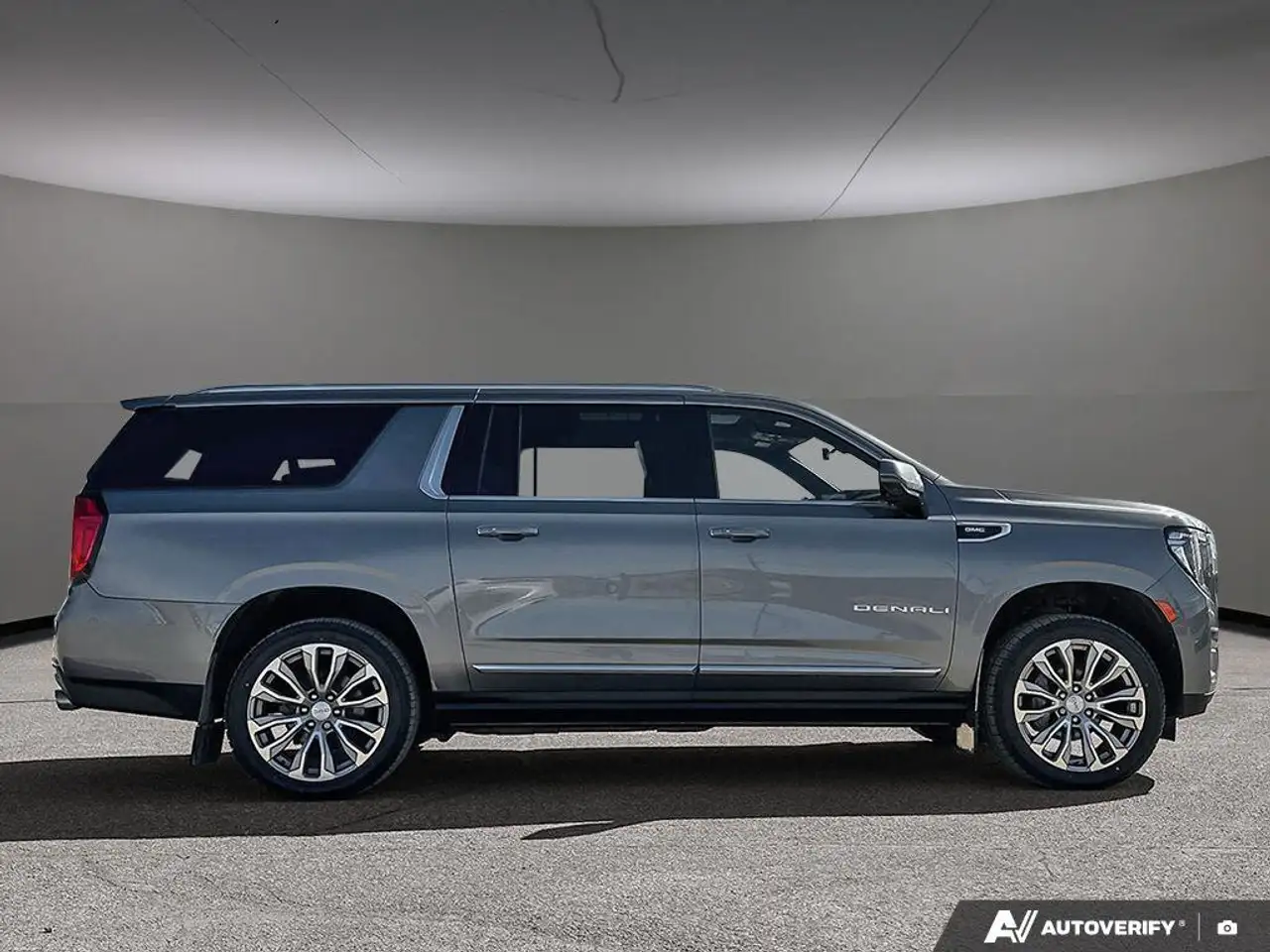 GMC Yukon снимка GMC Yukon