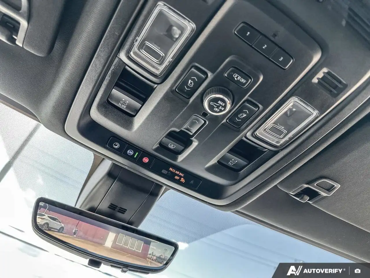 GMC Yukon снимка GMC Yukon