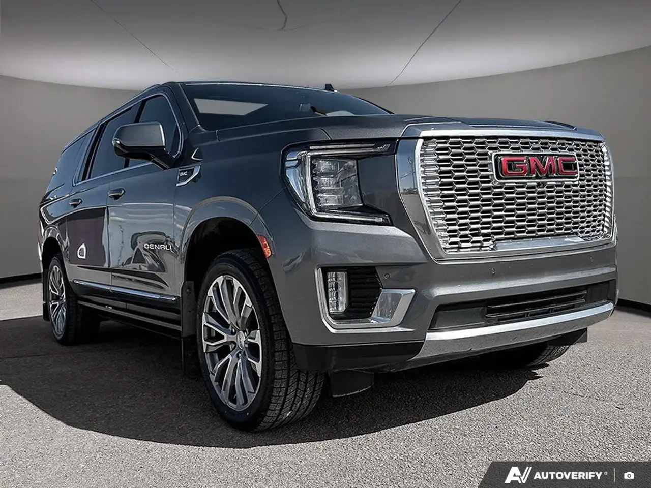 GMC Yukon снимка GMC Yukon