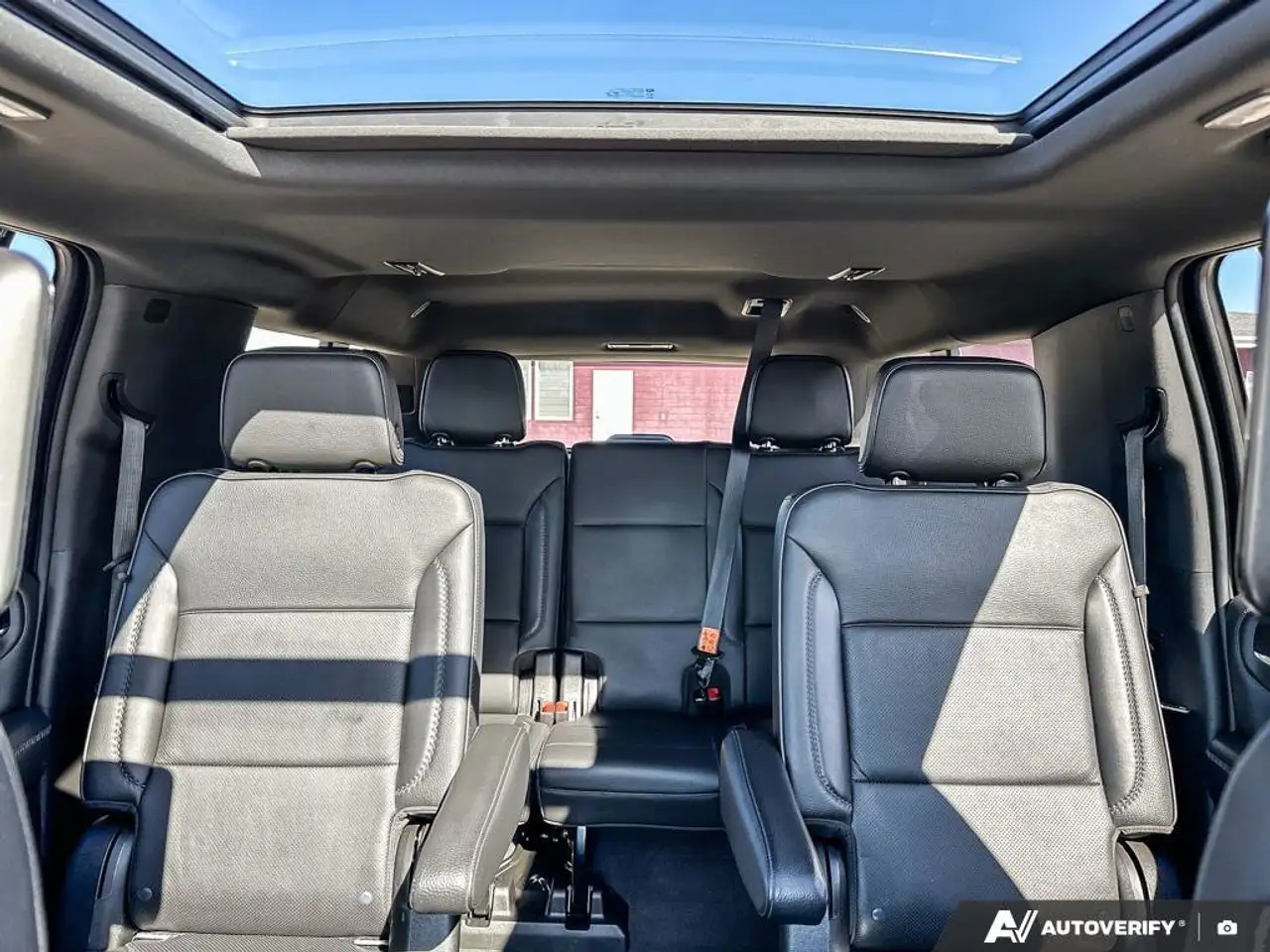 GMC Yukon снимка GMC Yukon