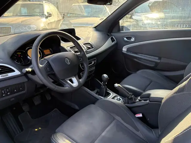 Renault Megane view 8