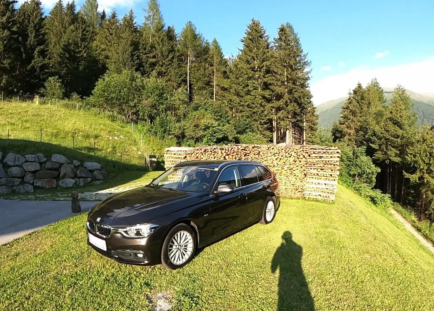 BMW 320 320d xDrive Touring Luxury Line Aut. - 1