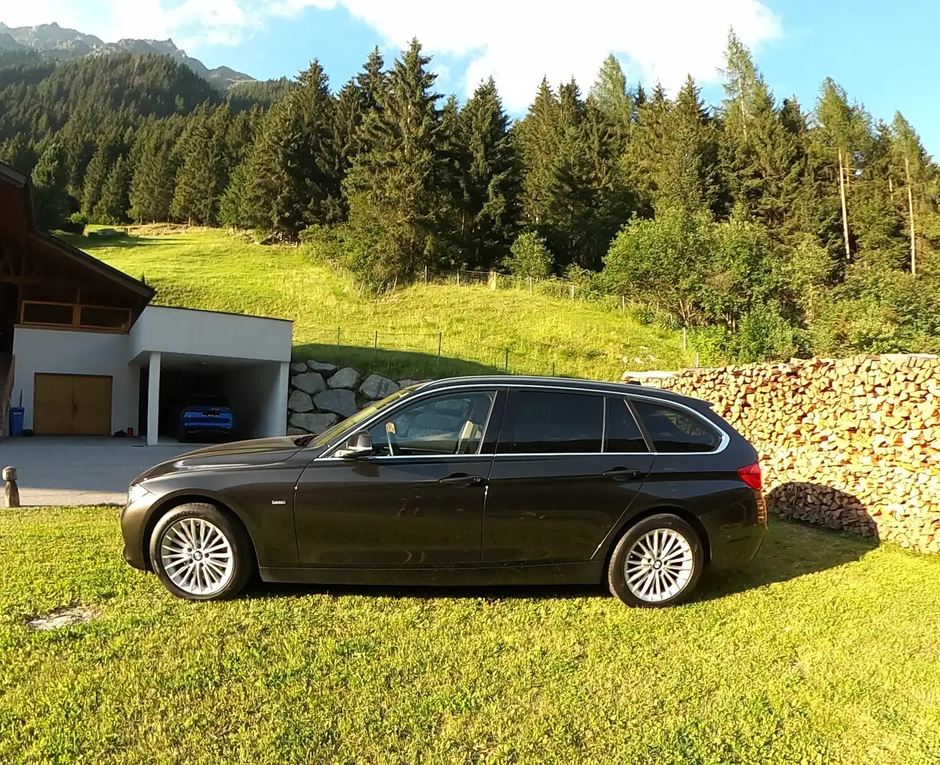 BMW 320 320d xDrive Touring Luxury Line Aut. - 2
