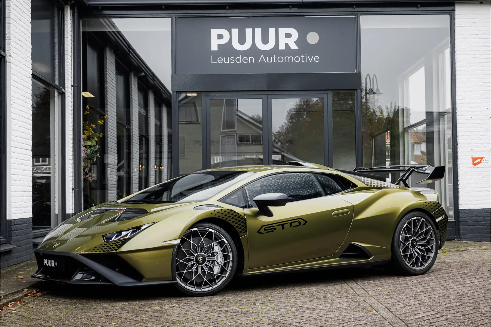 Lamborghini Huracán STO 5.2 V10 Ad Personam Full Carbon Pack - Verde G Groen - 1