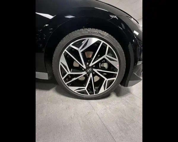 Hyundai IONIQ 6 view 11