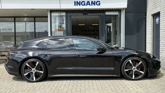Porsche Taycan view 5