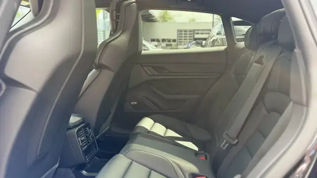 Porsche Taycan view 28