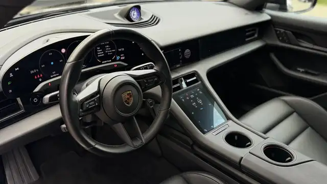 Porsche Taycan view 12
