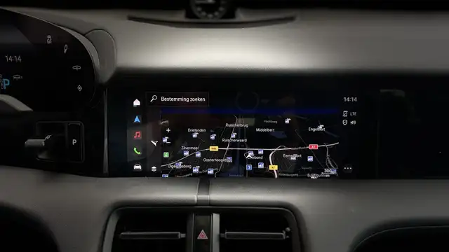 Porsche Taycan view 21