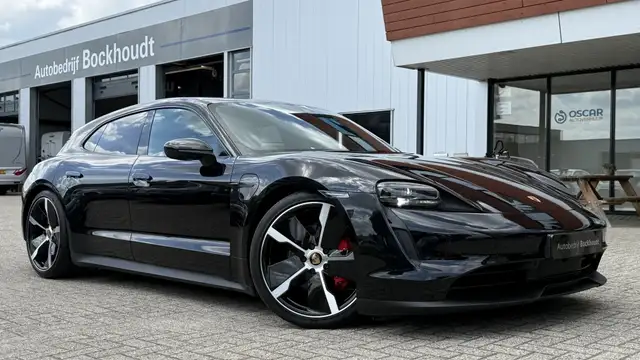 Porsche Taycan view 6