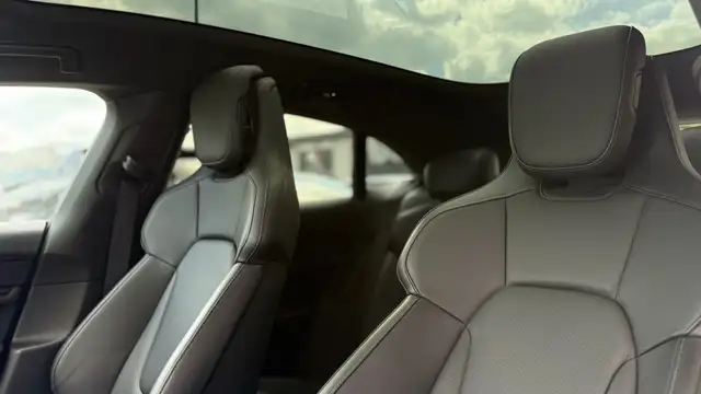 Porsche Taycan view 9