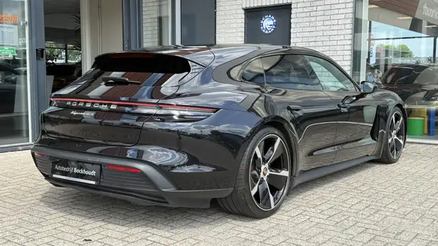 Porsche Taycan view 4