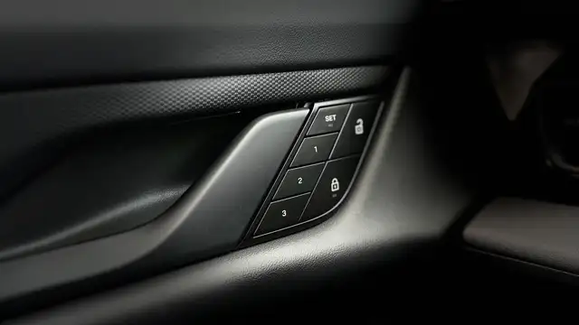 Porsche Taycan view 11