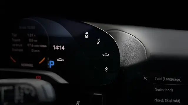 Porsche Taycan view 20