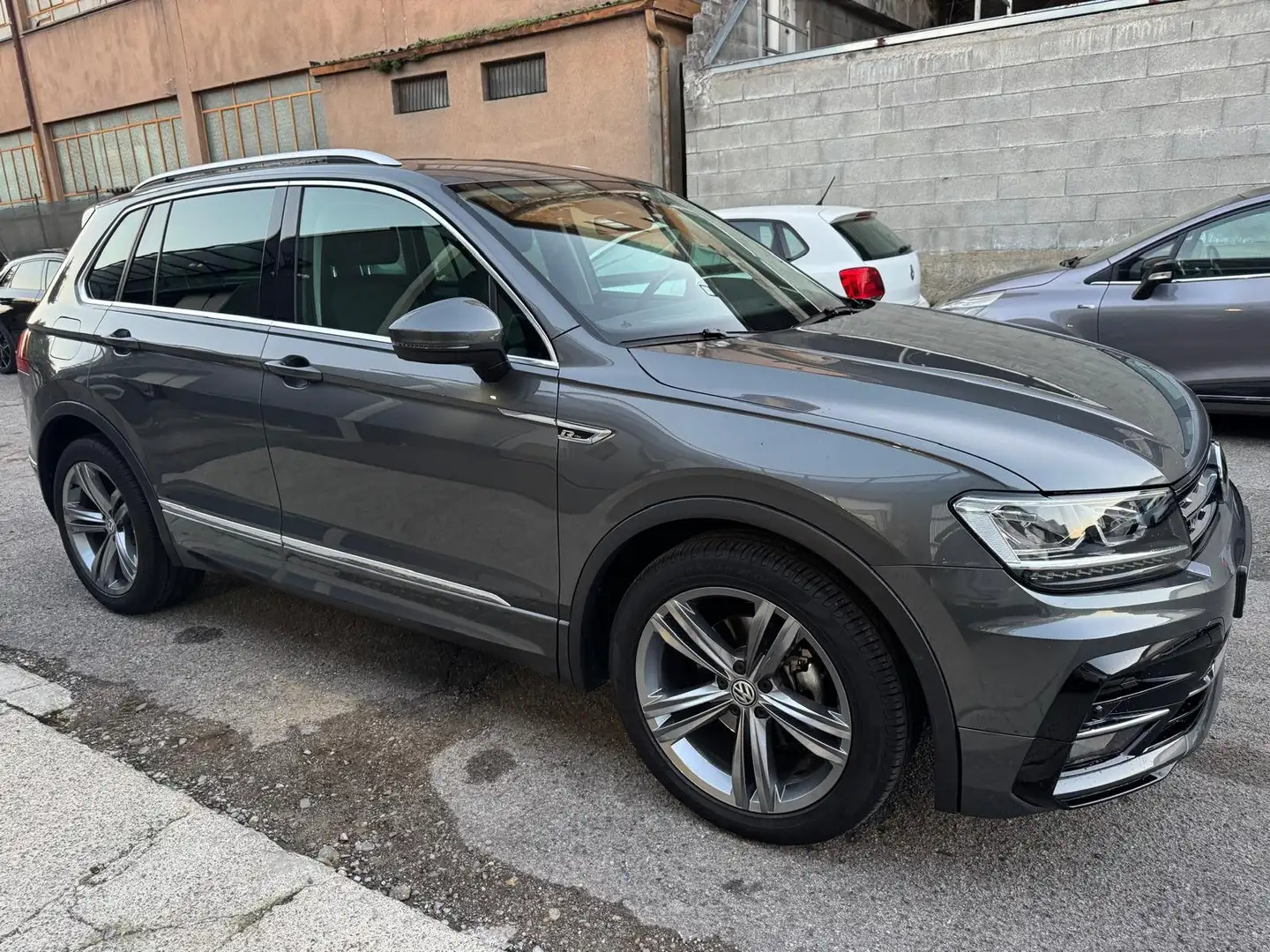 Volkswagen Tiguan 1.4 TSI Sport 125CV EURO6*R-LINE*FULL OPTIONAL Grigio - 1