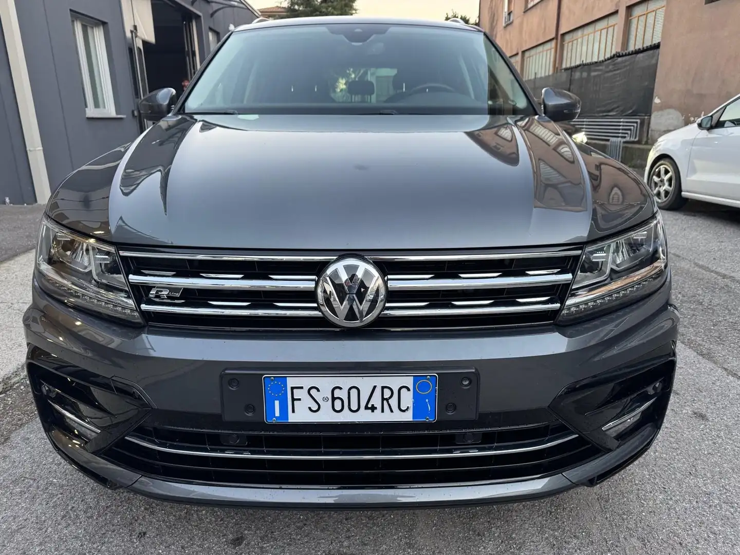 Volkswagen Tiguan 1.4 TSI Sport 125CV EURO6*R-LINE*FULL OPTIONAL Grigio - 2