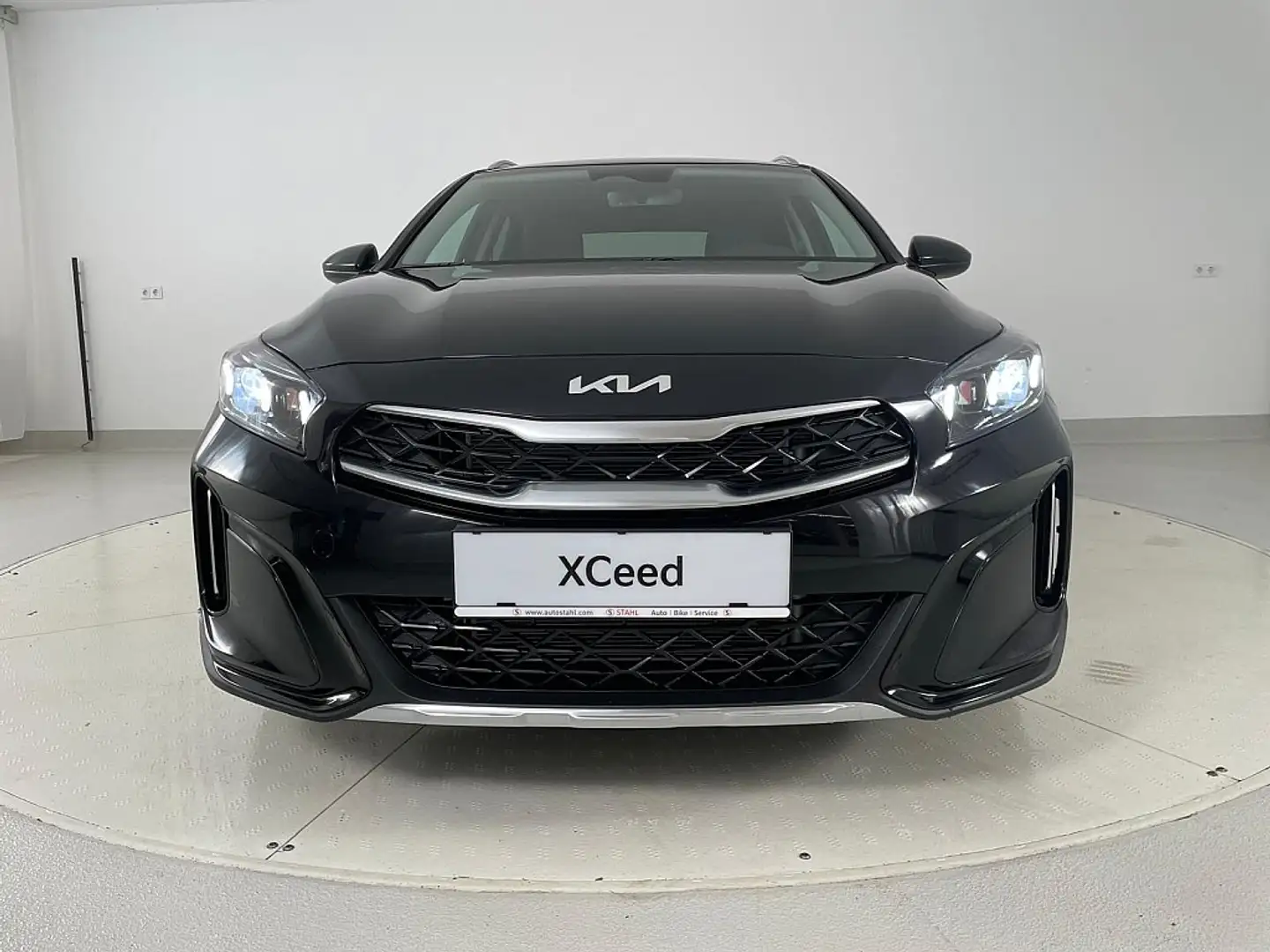 Kia XCeed 1,6 TGDI Silber DCT | Stahl Wien 22 Schwarz - 2