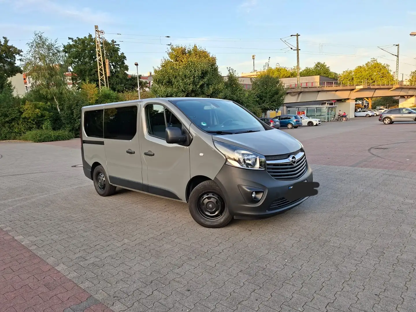 Opel Vivaro Opel Vivaro B L1H1*9 Sitzer*Klima*Kamera* Grau - 1