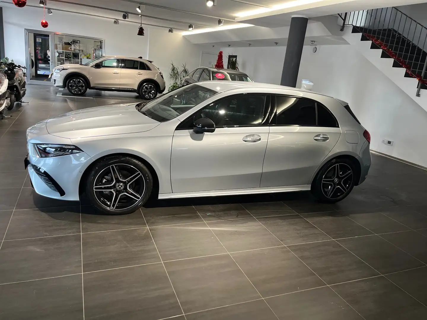 Mercedes-Benz A 200 A 200 AMG EDITION Argent - 2