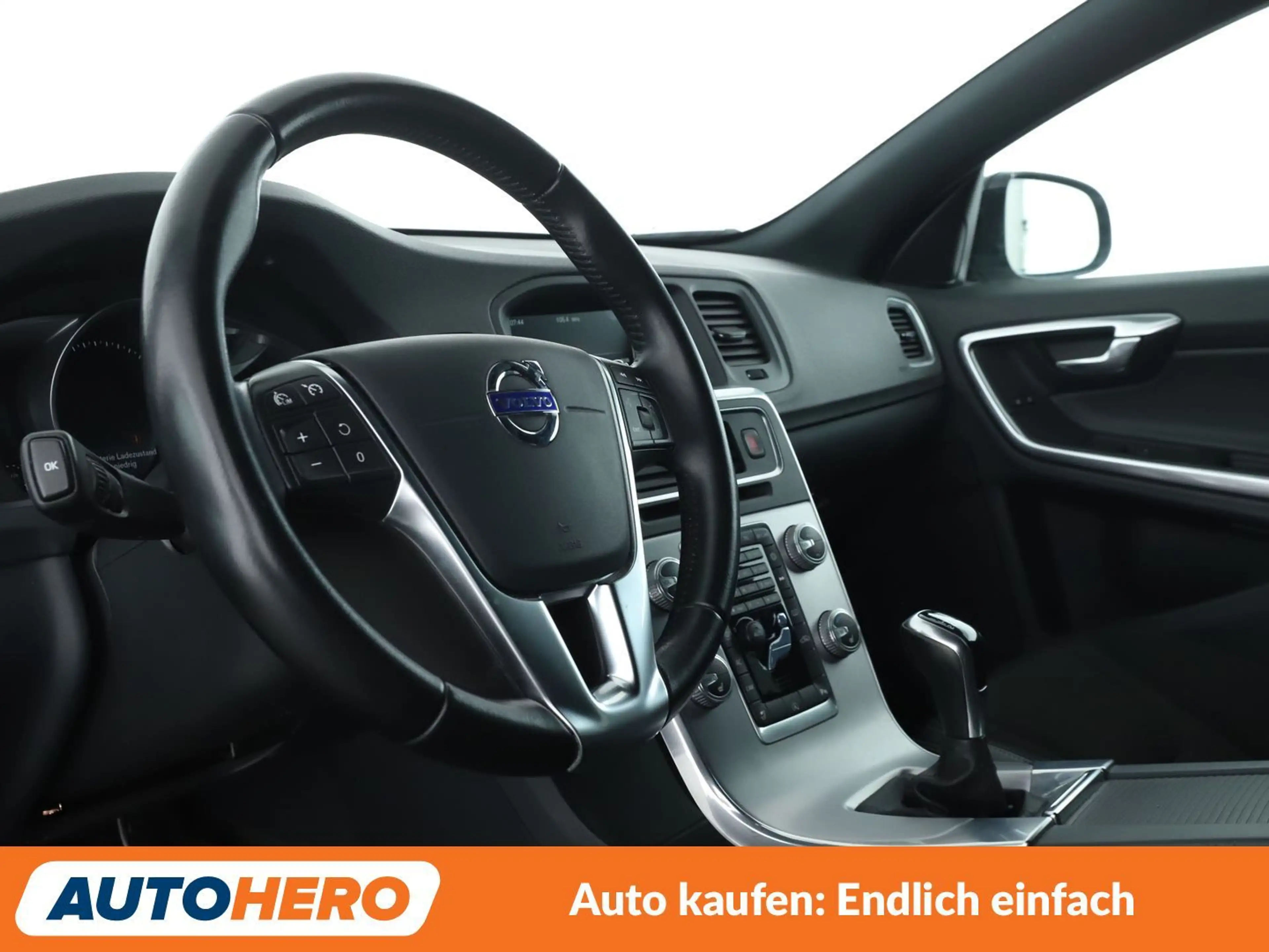 Volvo V60 Cross Country 2.0 D4 Momentum*NAV*BI-XENON*TEMPO*CAM*PDC*SHZ* — photo 11