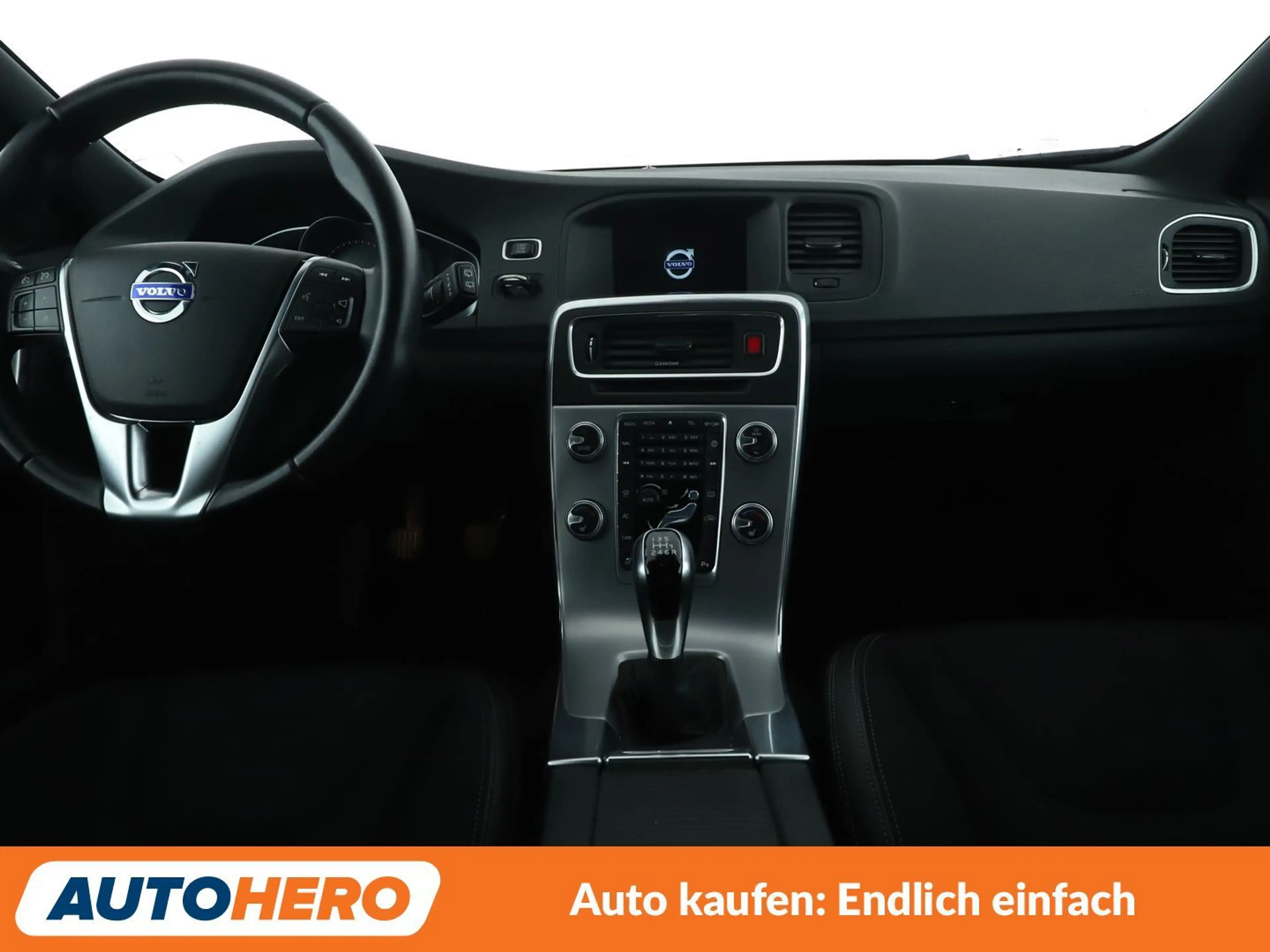 Volvo V60 Cross Country 2.0 D4 Momentum*NAV*BI-XENON*TEMPO*CAM*PDC*SHZ* — photo 12
