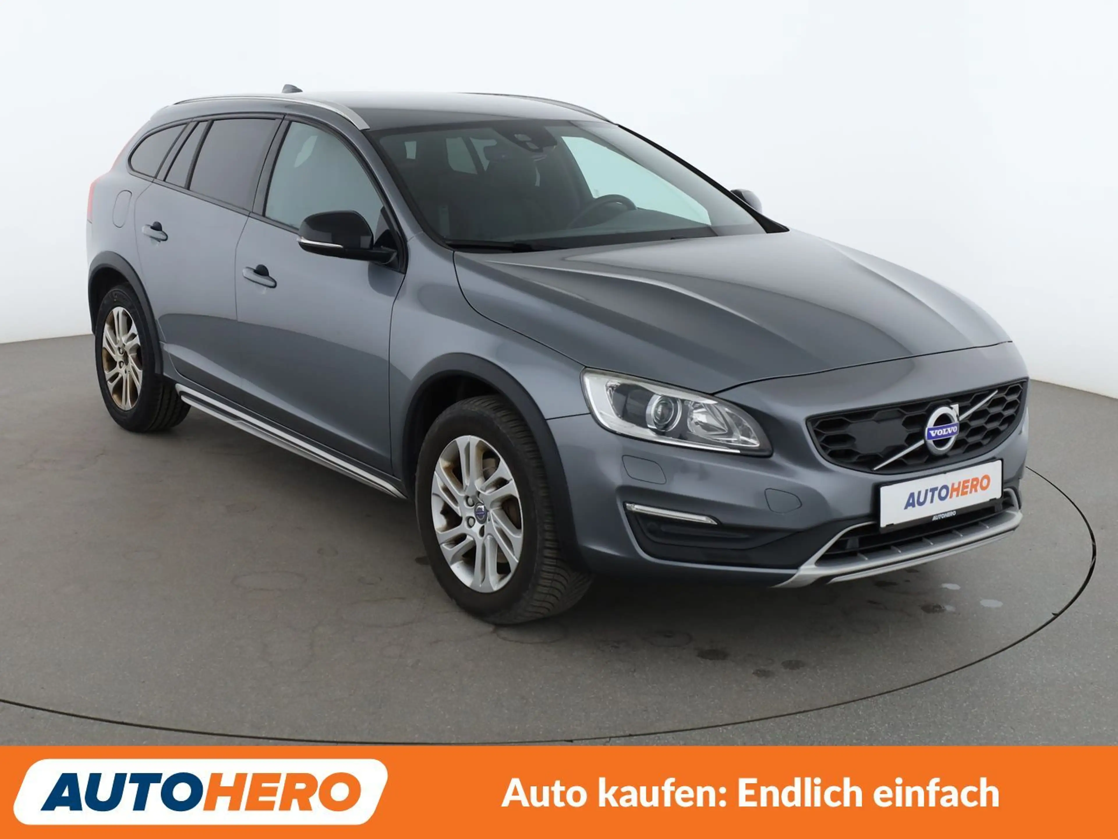 Volvo V60 Cross Country 2.0 D4 Momentum*NAV*BI-XENON*TEMPO*CAM*PDC*SHZ* — photo 8