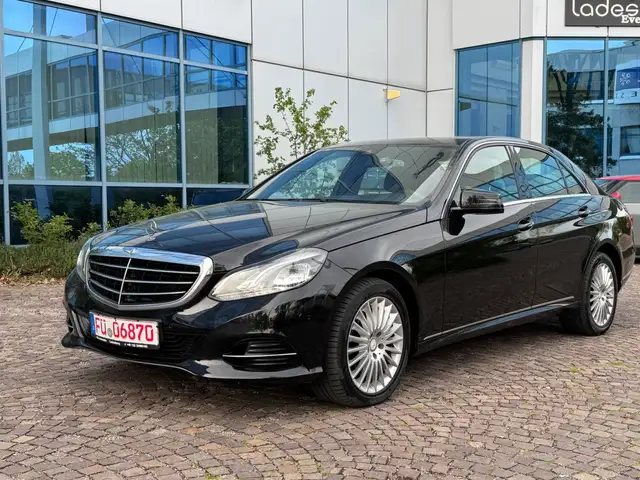 Mercedes-Benz E 300 Eleg Lim BlueTec Led Nav 170 KW E6 PDC AHK