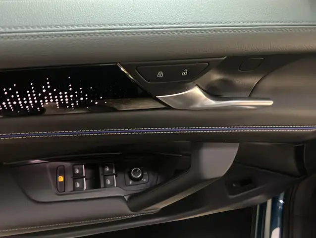 Volkswagen Tiguan view 6