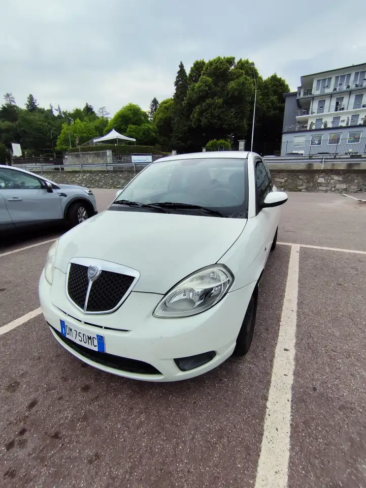 Lancia Y 1.2 8v LS c/airbag, foto 4