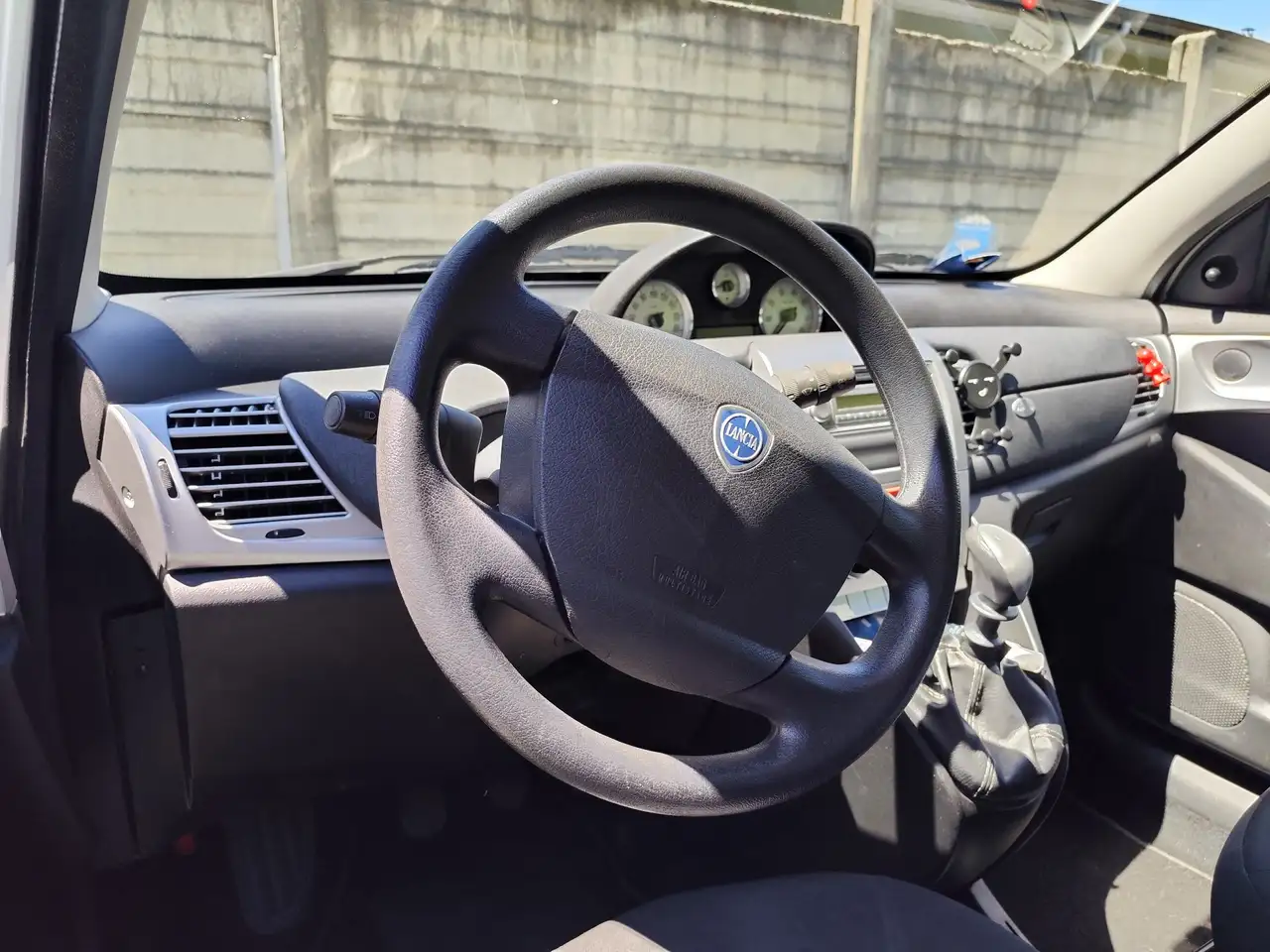 Lancia Y 1.2 8v LS c/airbag, foto 2