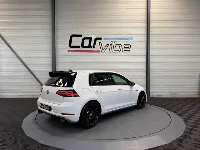 Volkswagen Golf view 4