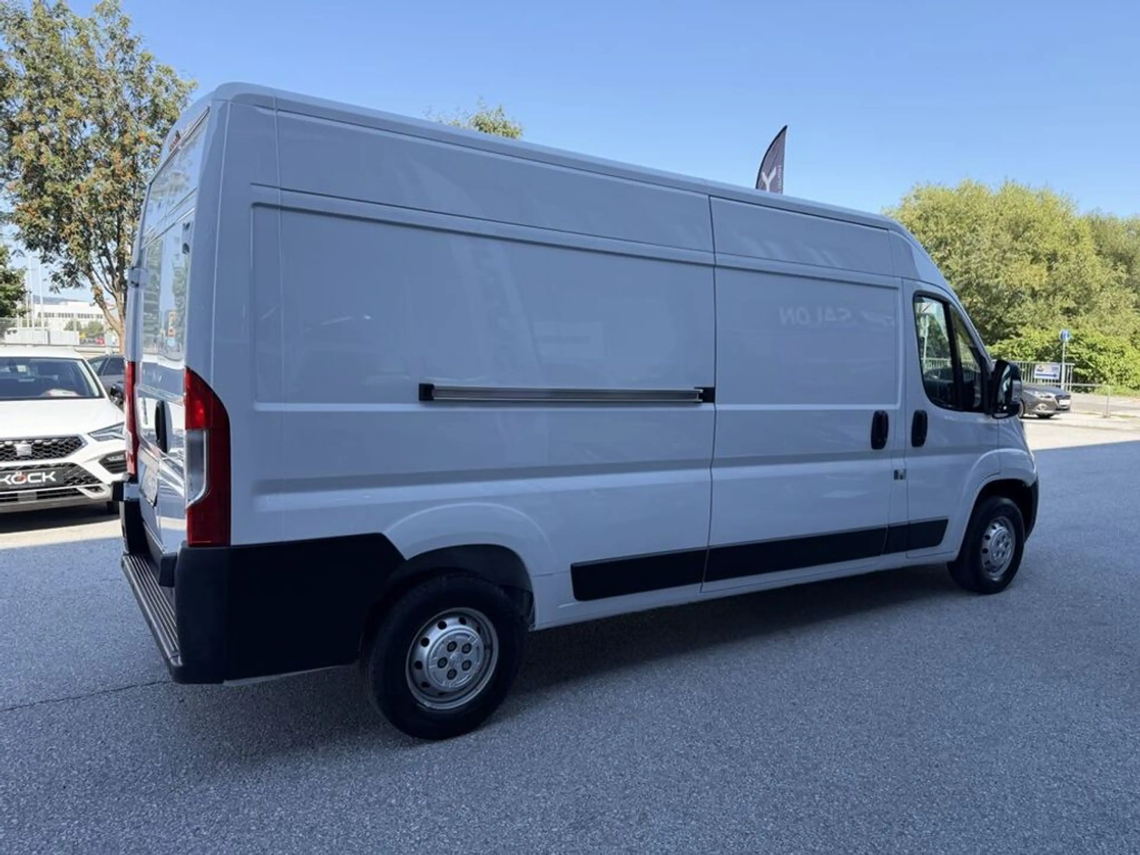 Peugeot Boxer 333 L3H2 BlueHDi 140 Stop&Start — photo 7