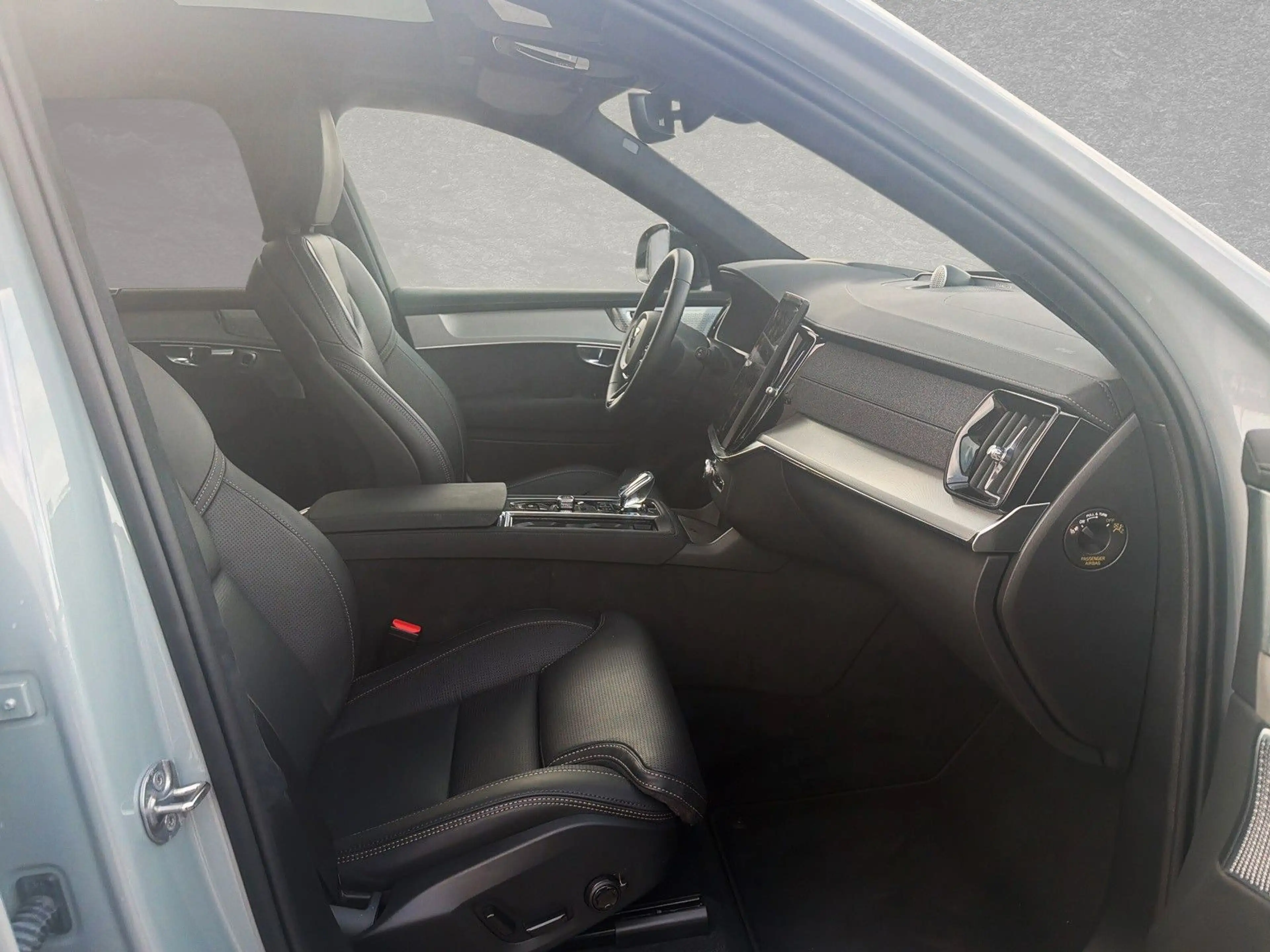 Volvo XC90 T8 AWD Black Edition Ultra 7-Sitzer AHK ACC — photo 2