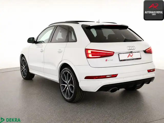 Audi RS Q3 view 3