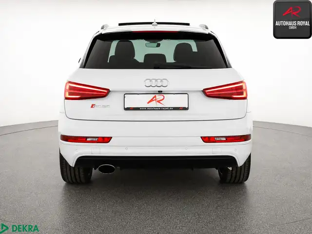 Audi RS Q3 view 4