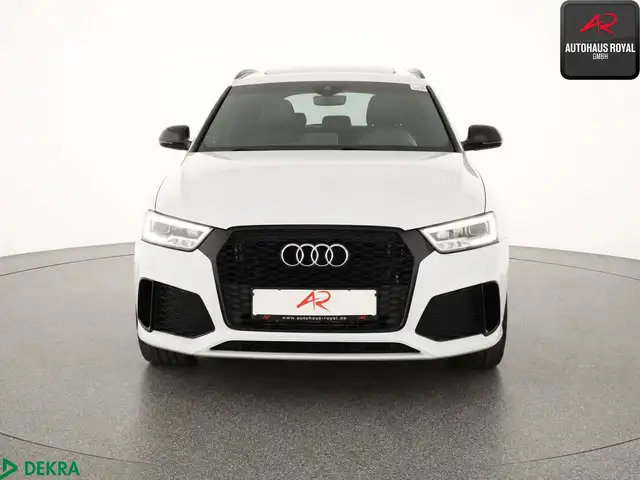 Audi RS Q3 view 8