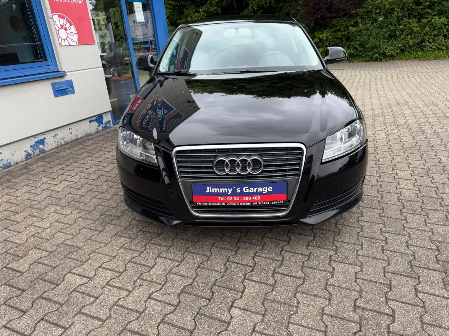 Audi A3 1.6 Attraction Schwarz - 2