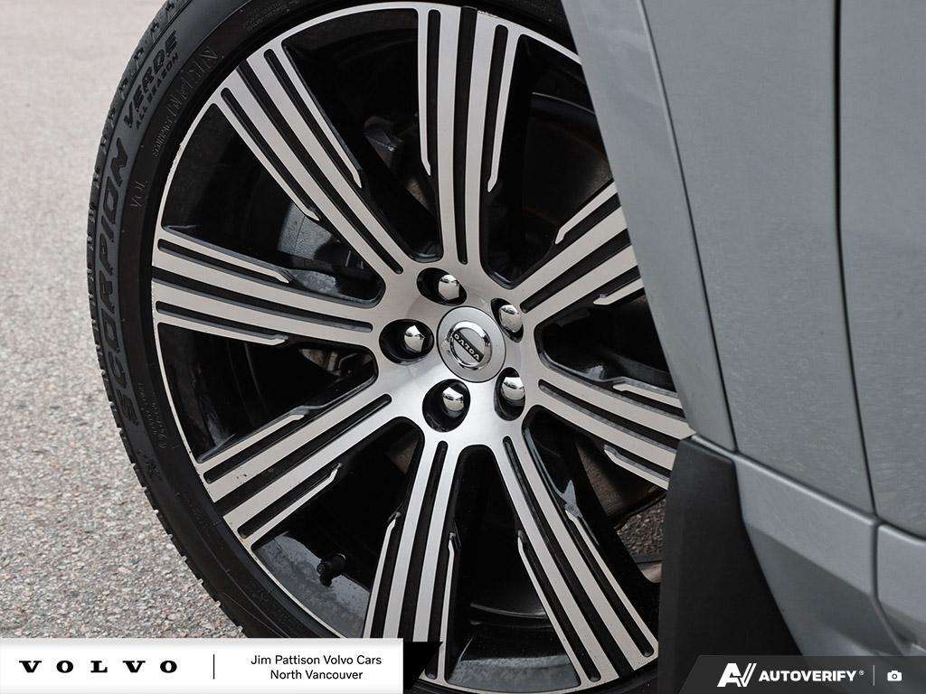 2024 Volvo XC90 T8 eAWD PHEV Plus Bright 7-Seater - HOV Access thumb 6