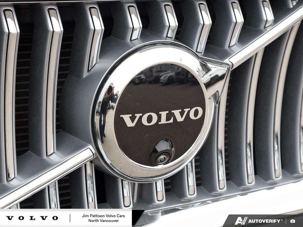 2024 Volvo XC90 T8 eAWD PHEV Plus Bright 7-Seater - HOV Access thumb 9