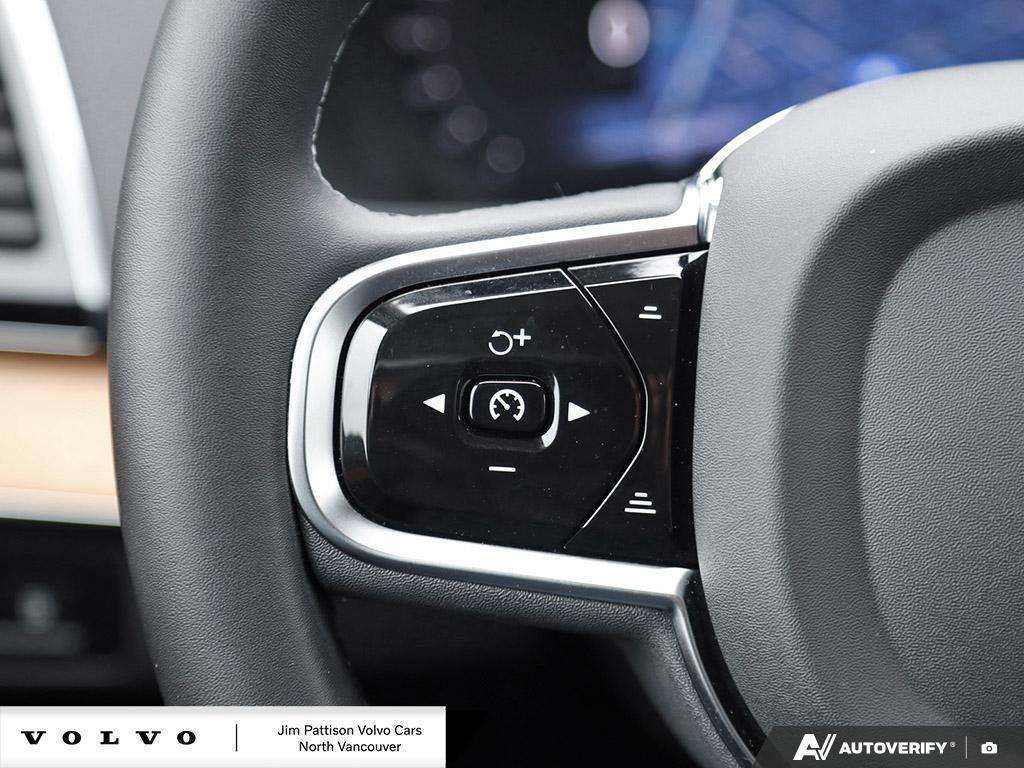 2024 Volvo XC90 T8 eAWD PHEV Plus Bright 7-Seater - HOV Access thumb 18