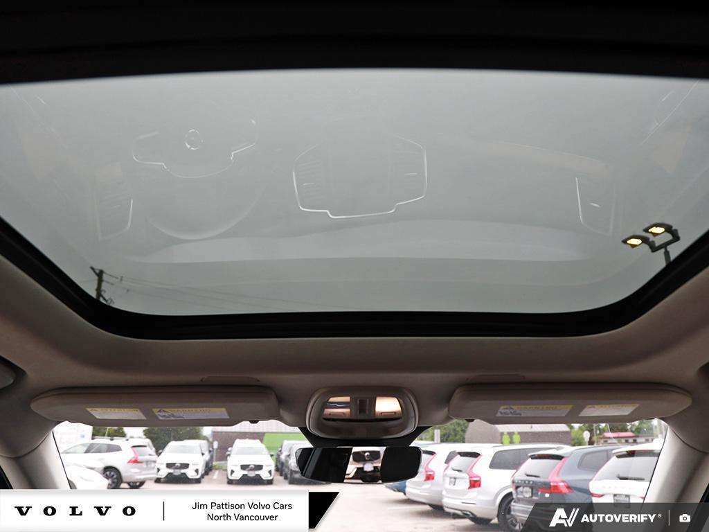 2024 Volvo XC90 T8 eAWD PHEV Plus Bright 7-Seater - HOV Access thumb 27