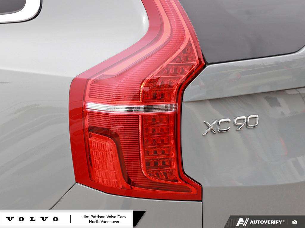 2024 Volvo XC90 T8 eAWD PHEV Plus Bright 7-Seater - HOV Access thumb 12