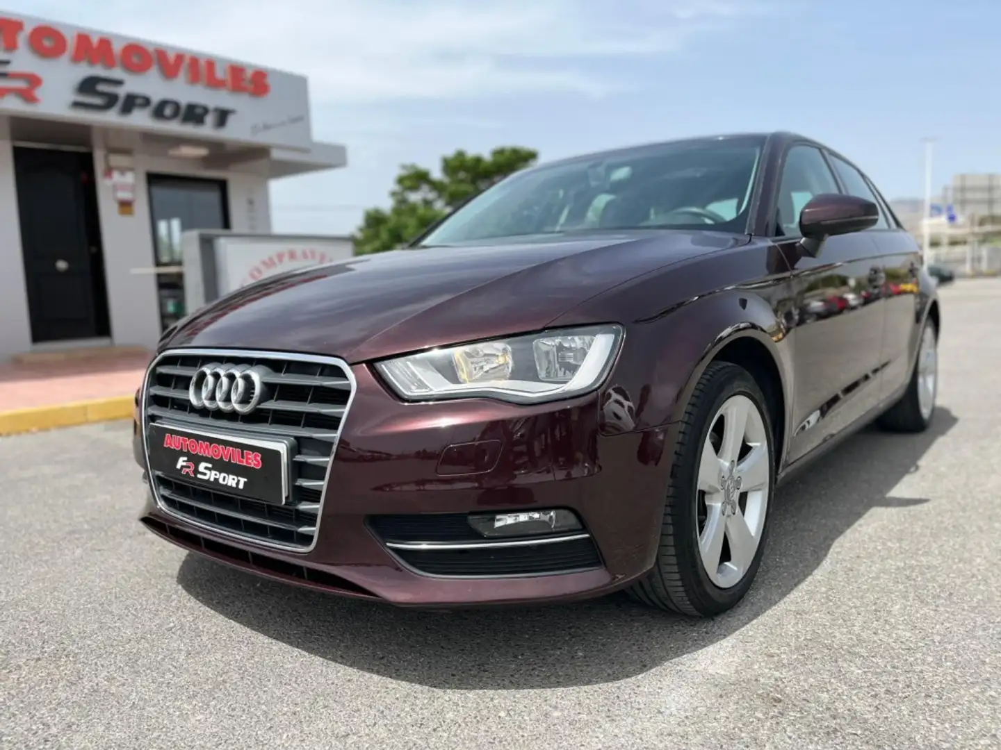 Audi A3 Pequeño Automático de 5 Puertas Mauve - 2