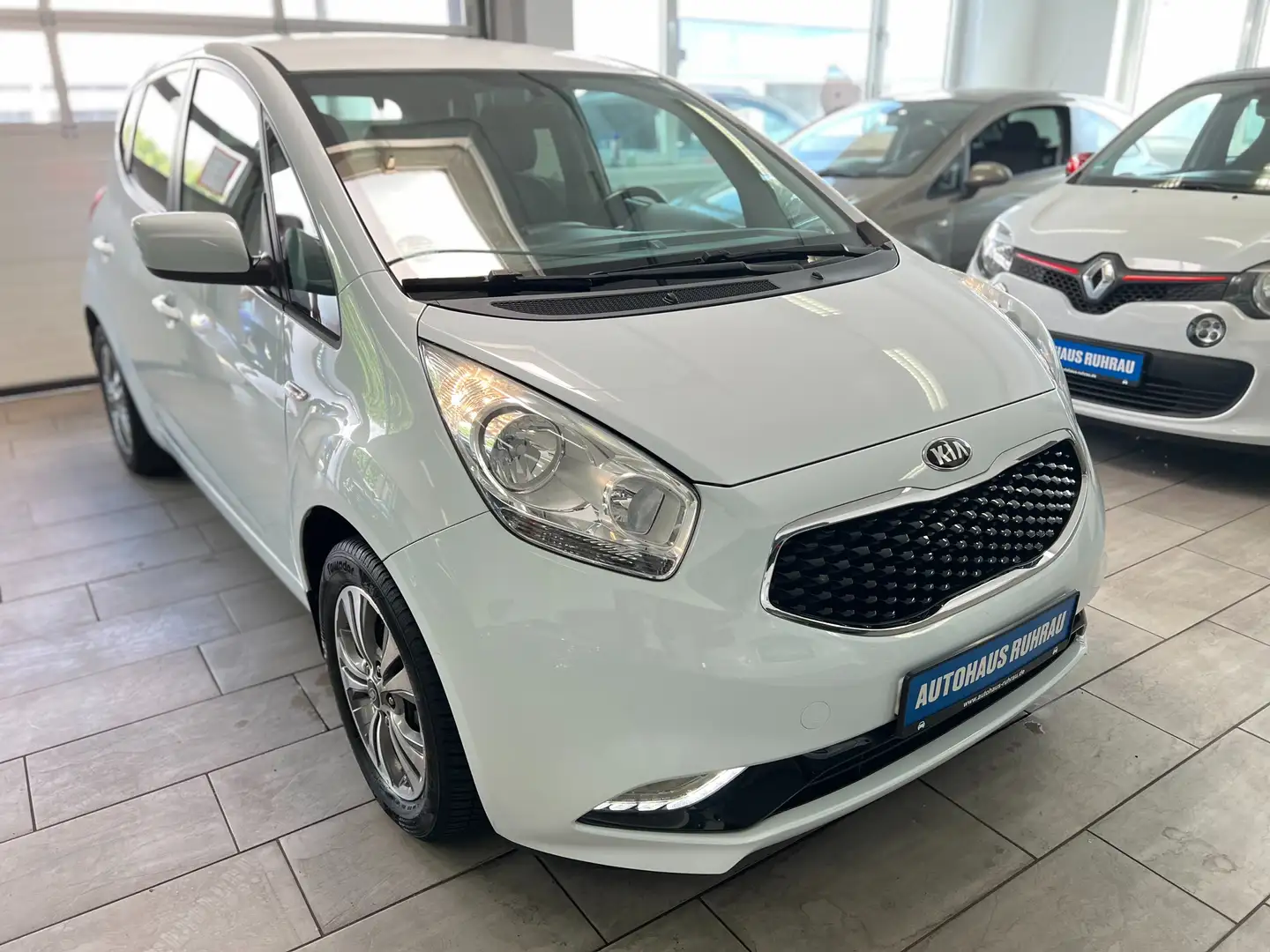 Kia Venga Attract Bianco - 1