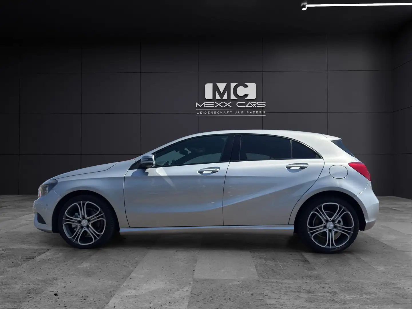 Mercedes-Benz A 200 Style – 136 PS | 02/2015 | Sitzheizung | Navi | P Grau - 2